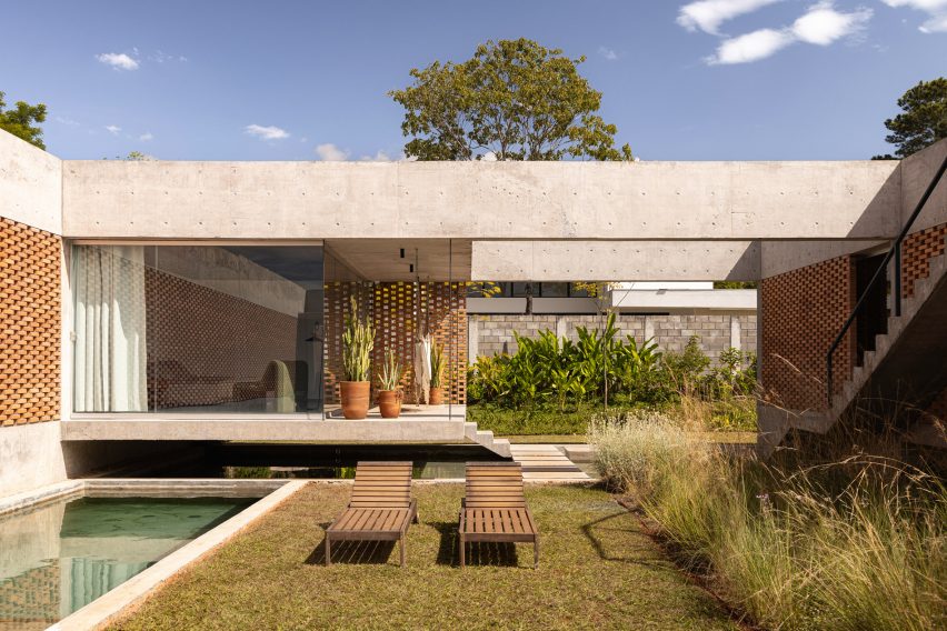 Courtyard of the Brazilian House by Broco Arquitetos