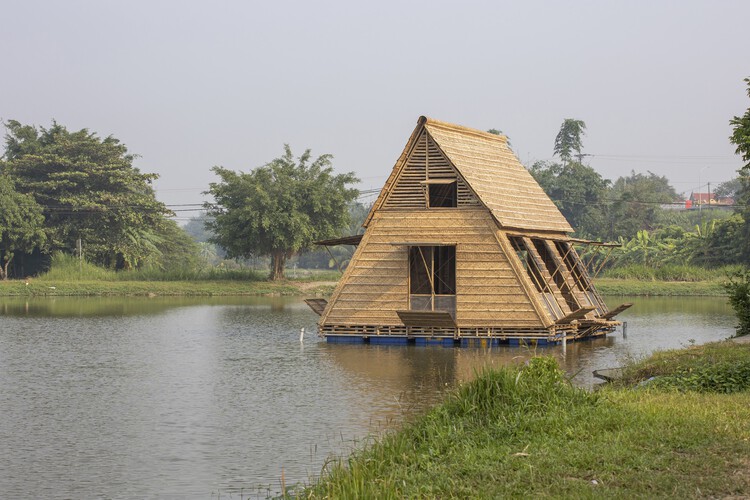 Building light in flood zones: Architecture for seasonal flooding - Image 4/11