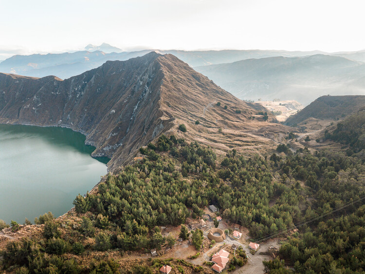 Over 40 contemporary architectural works across Ecuador photographed by Francesco Russo and Luca Piffaretti - Image 2/40