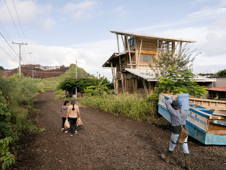 More than 40 contemporary architectural works from around Ecuador photographed by Francesco Russo and Luca Piffaretti - Image 17/40
